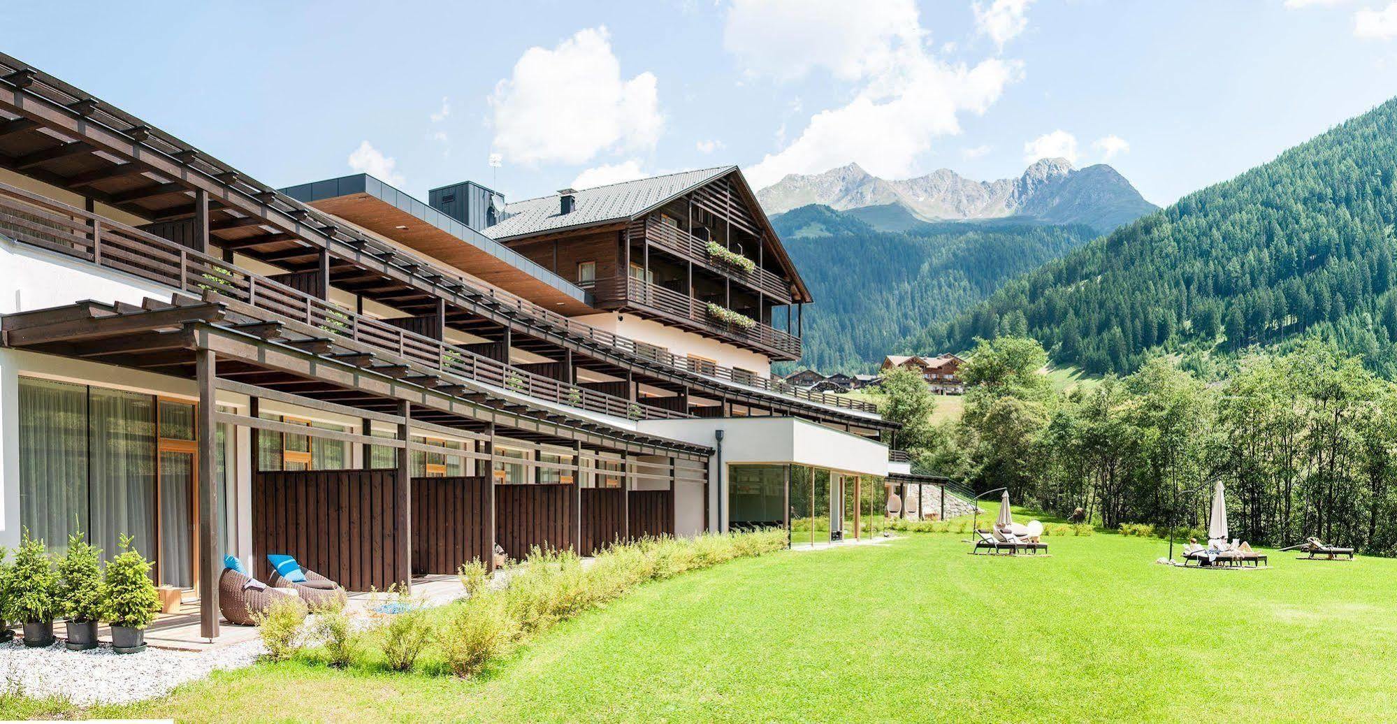 La Casies Mountain Hotel Santa Maddalena in Casies Exterior foto